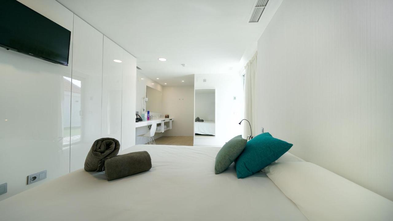 เซเว่น โฮเต็ล แอนด์ เวลเนส - สำหรับชายรักร่วมเพศเท่านั้น Hotel มาสปาโลมาส ภายนอก รูปภาพ